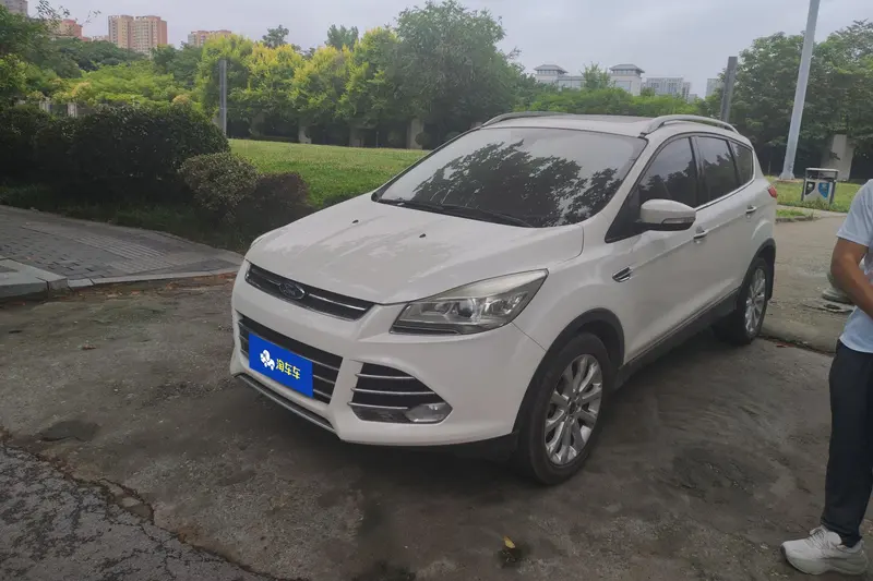 Ford Kuga, 2013