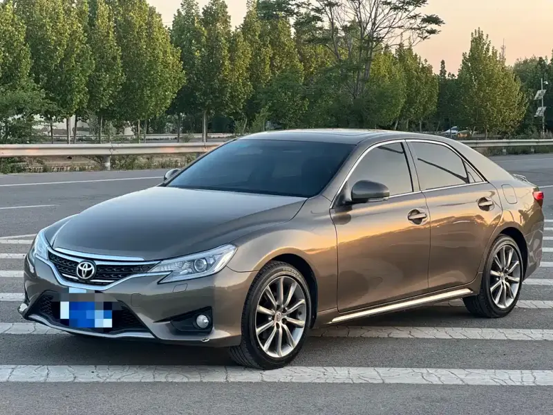 Toyota Reiz, 2015