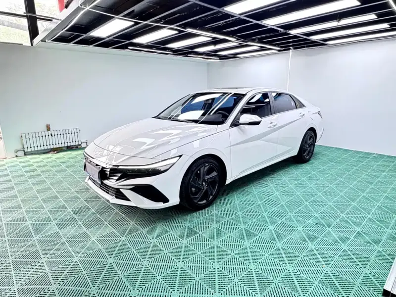 Hyundai Elantra, 2023
