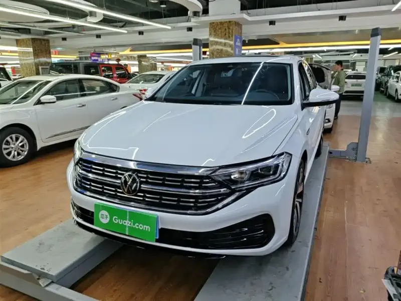Volkswagen Sagitar, 2025