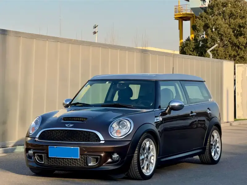 MINI Clubman, 2011