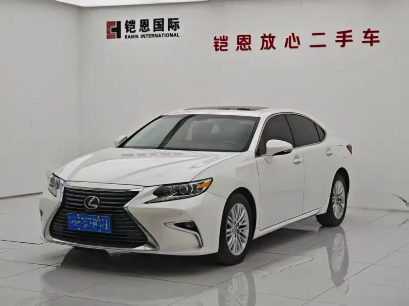 Lexus ES, 2016