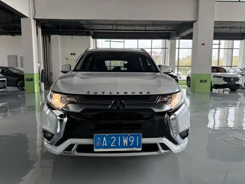 Mitsubishi Outlander, 2022