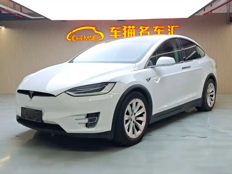 Tesla Model X, 2017