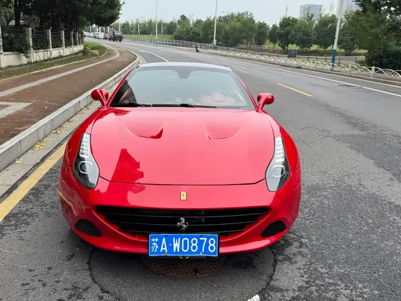 Ferrari California T, 2011