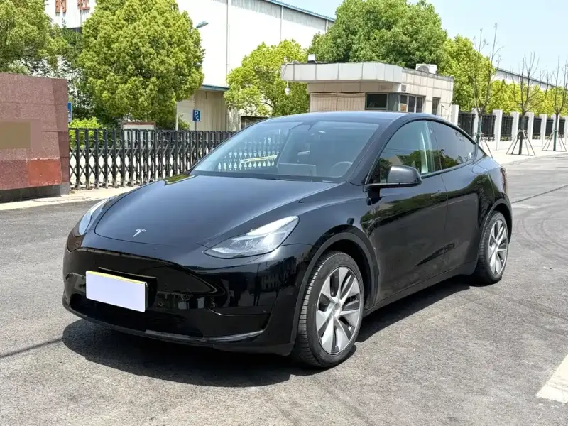 Tesla Model Y, 2023