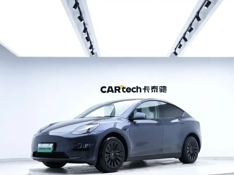 Tesla Model Y, 2024