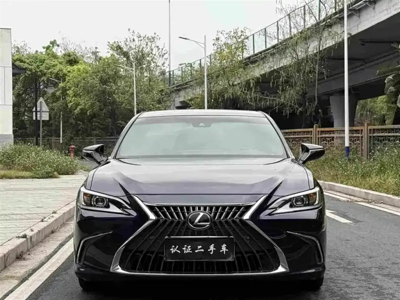 Lexus ES, 2023