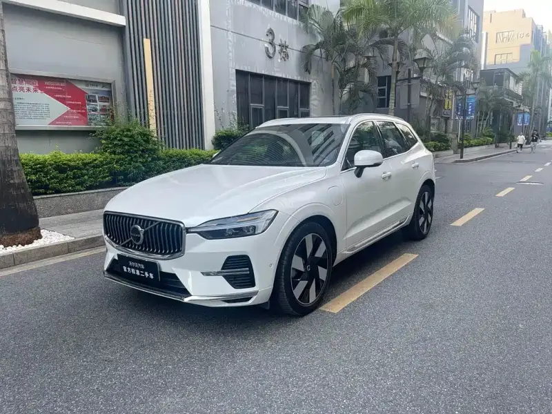 Volvo XC60 PHEV, 2025