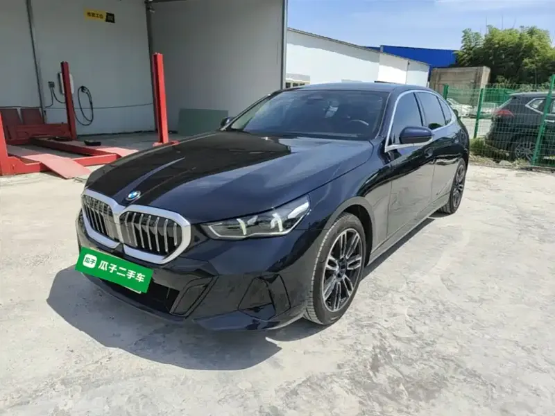 BMW 5 Series, 2026