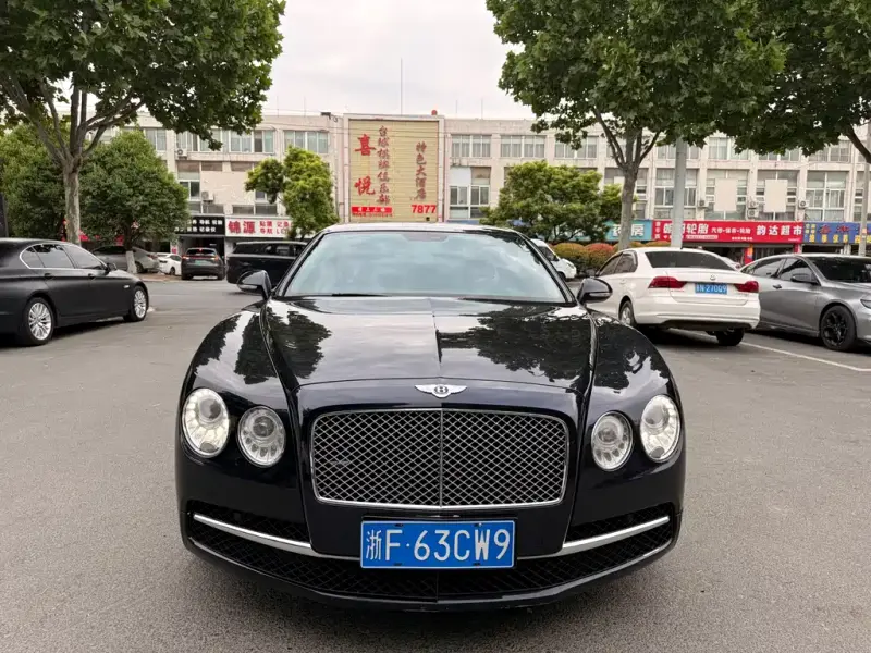 Bentley Flying Spur, 2013