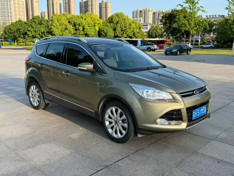 Ford Kuga, 2015