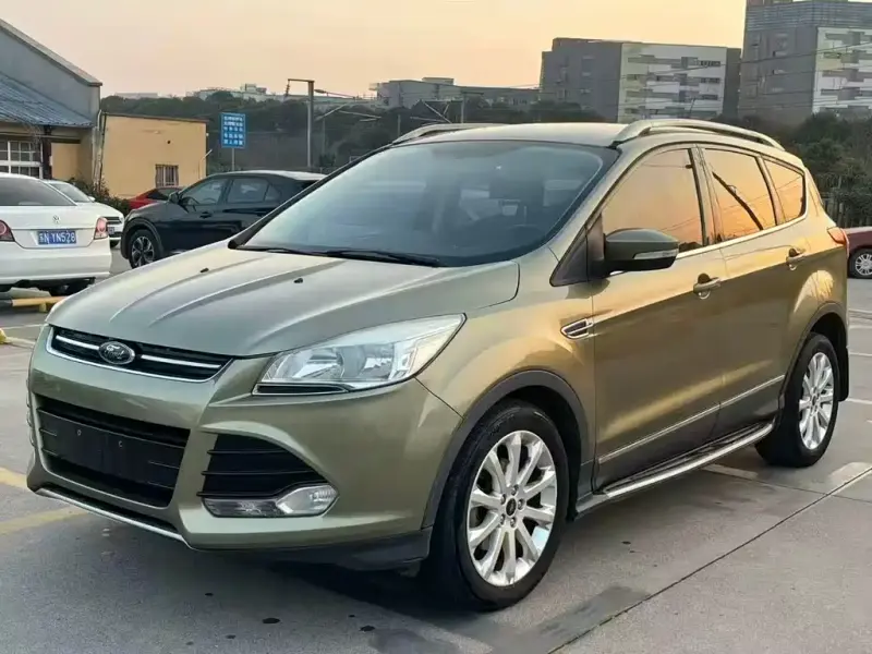 Ford Kuga, 2015
