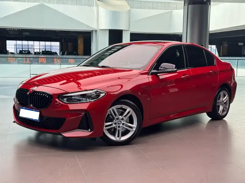 BMW 1 Series, 2022
