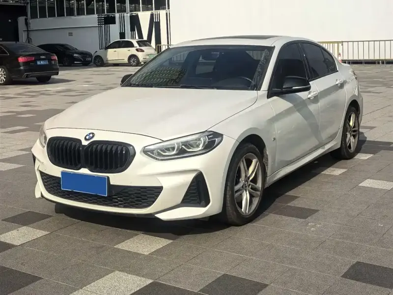 BMW 1 Series, 2022