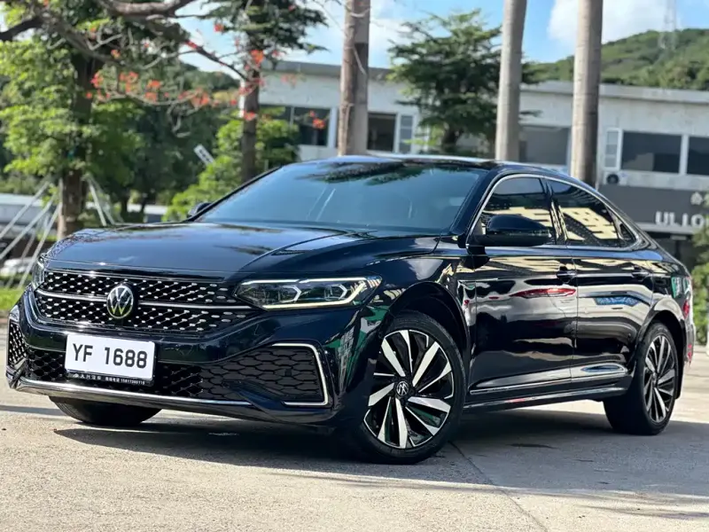 Volkswagen Passat, 2022