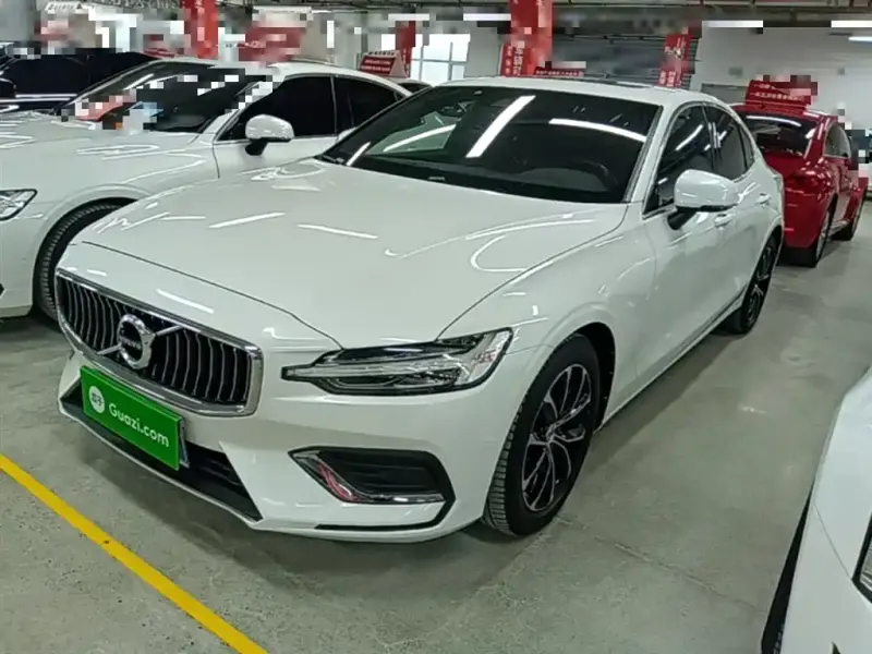 Volvo S60, 2022