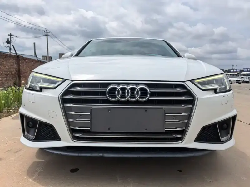 Audi A4L, 2020