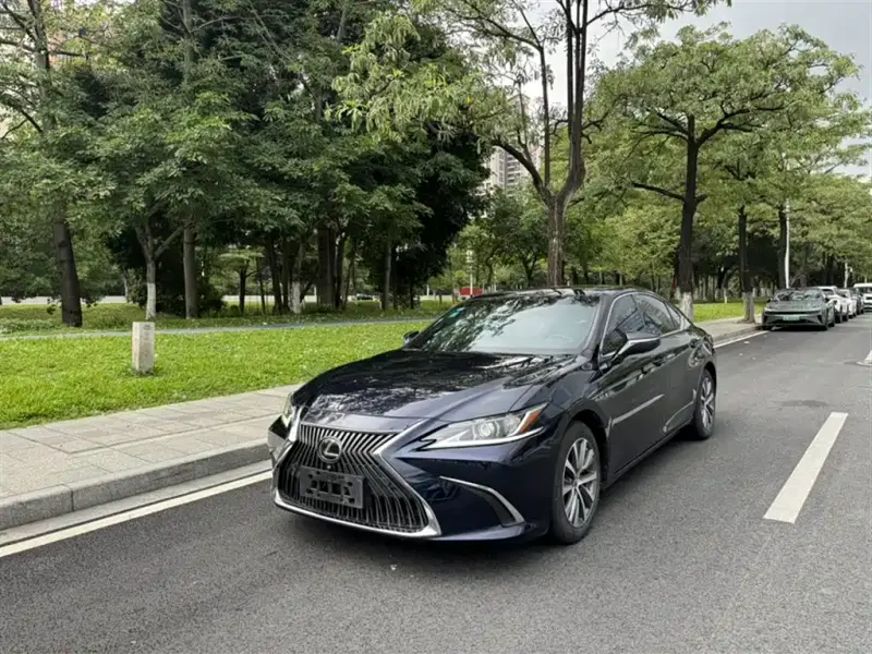 Lexus ES, 2019
