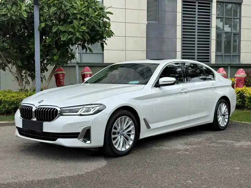 BMW 5 Series, 2022