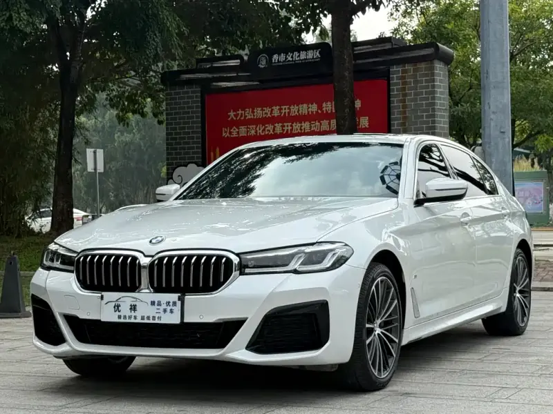 BMW 5 Series, 2022