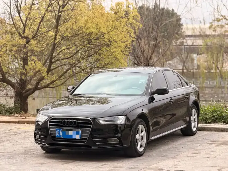 Audi A4L, 2013
