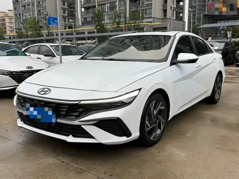Hyundai Elantra, 2024