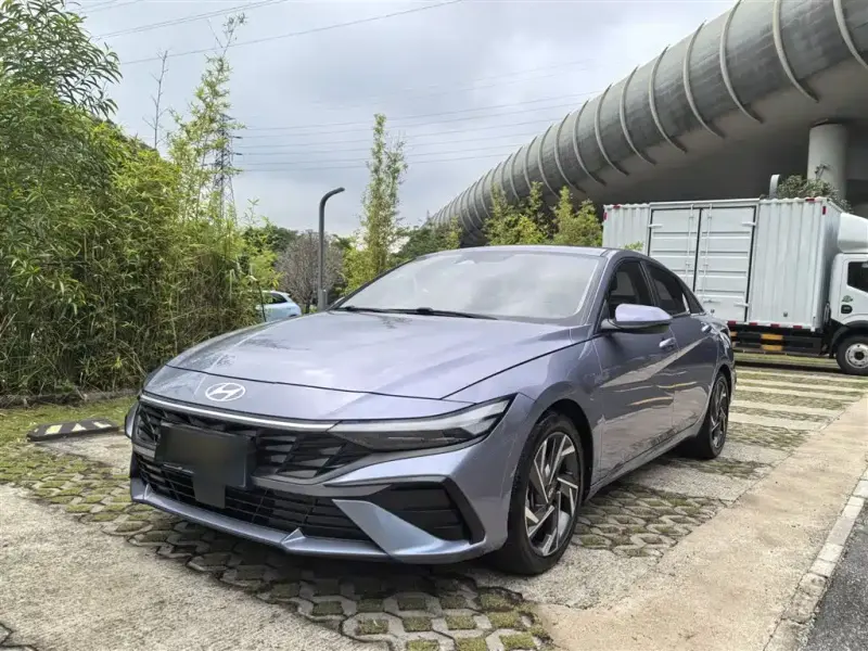 Hyundai Elantra, 2024