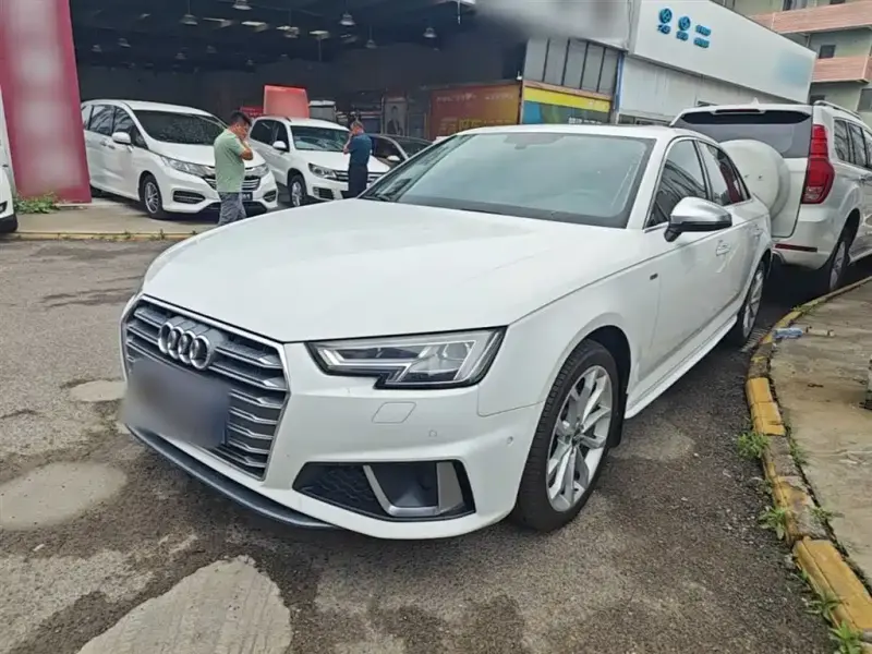 Audi A4L, 2020