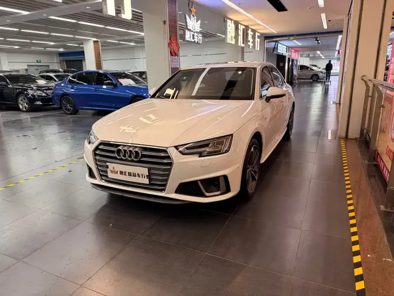 Audi A4L, 2020