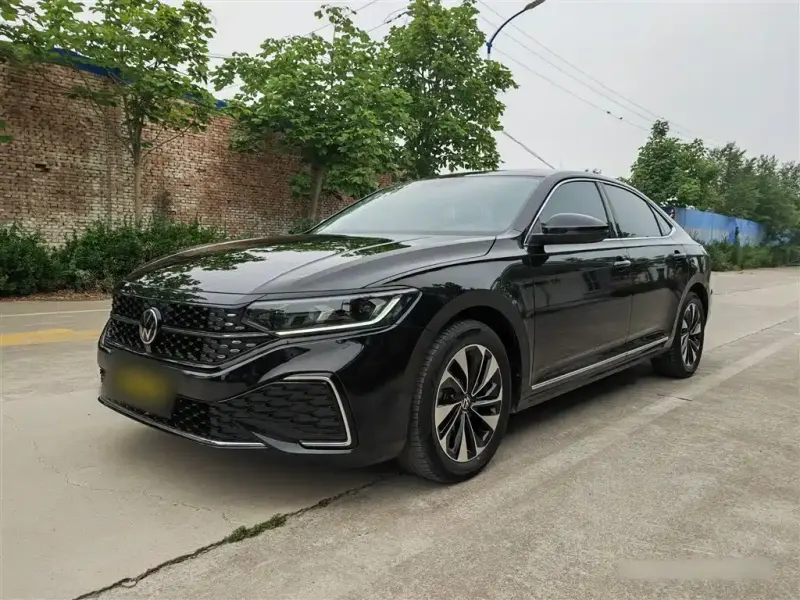 Volkswagen Passat, 2023