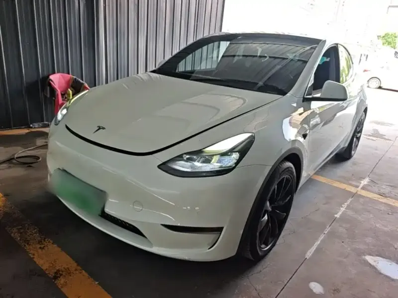 Tesla Model Y, 2022