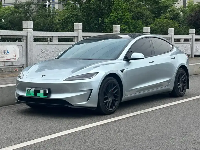 Tesla Model 3, 2024
