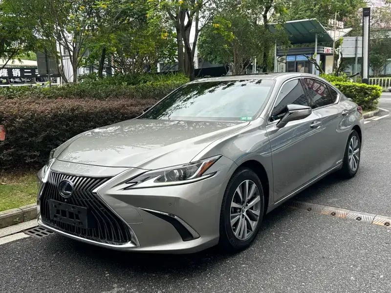 Lexus ES, 2019