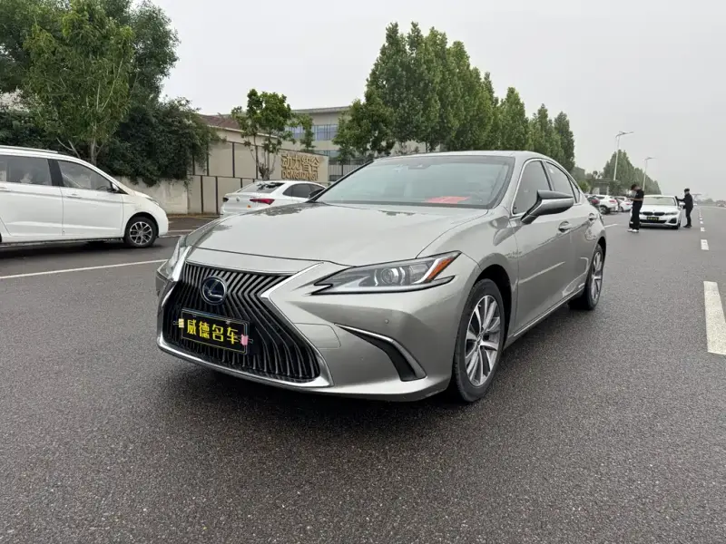 Lexus ES, 2021