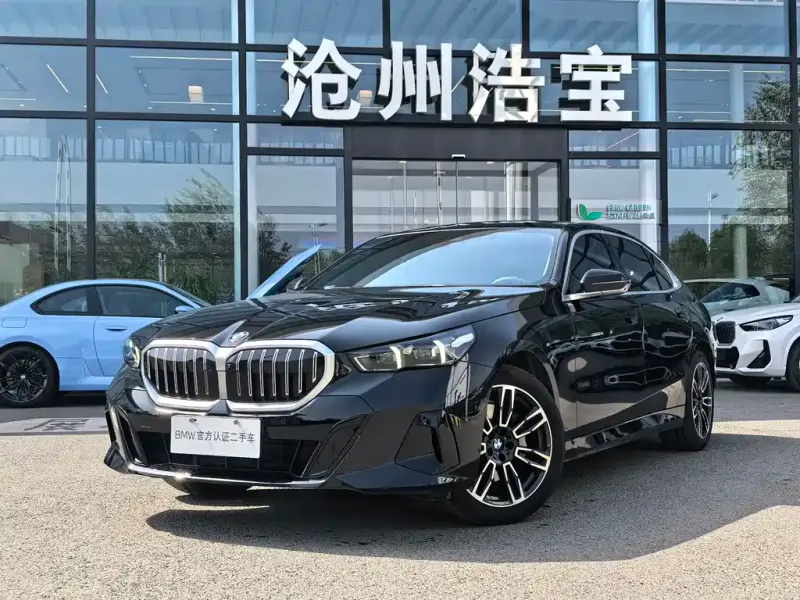 BMW 5 Series, 2025