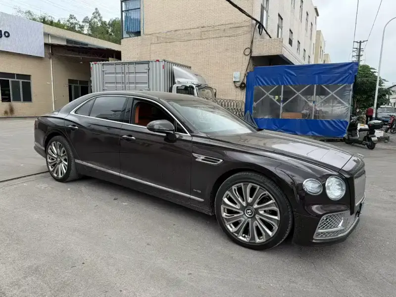 Bentley Flying Spur, 2022