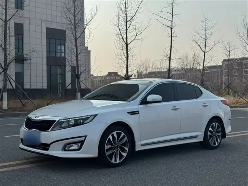 Kia K5, 2015