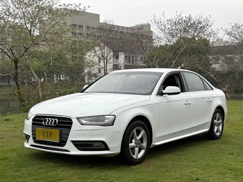Audi A4L, 2015