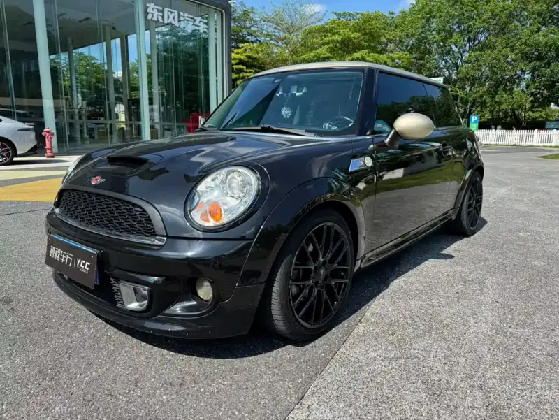 MINI Mini, 2012