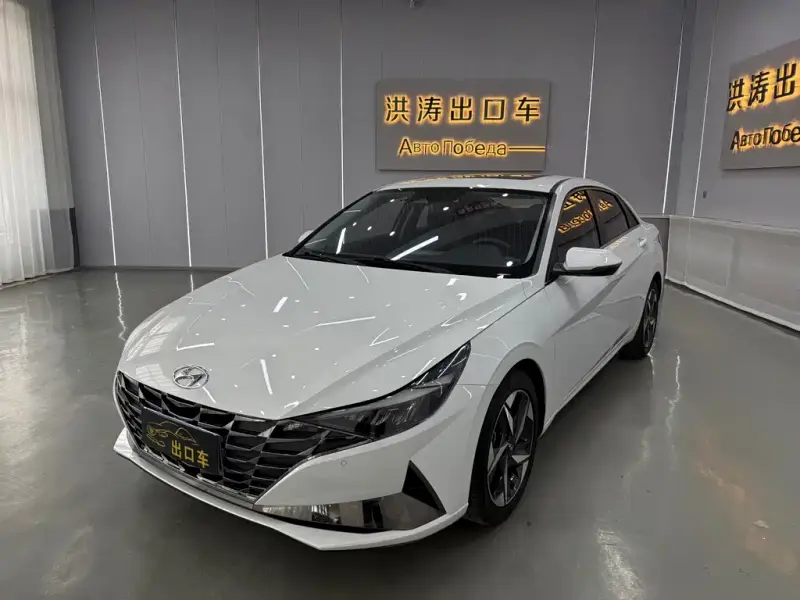 Hyundai Elantra, 2022