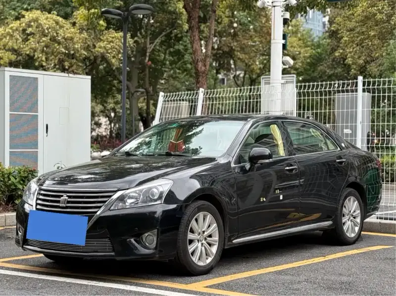 Toyota Crown, 2014
