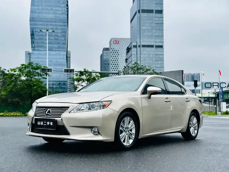 Lexus ES, 2014