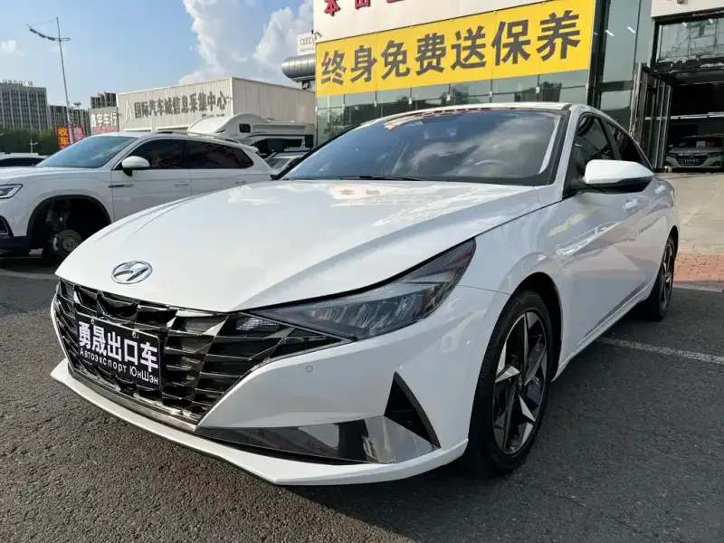 Hyundai Elantra, 2023