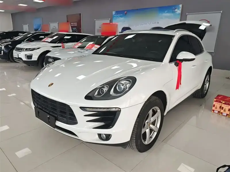 Porsche Macan, 2015