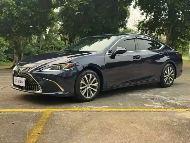 Lexus ES, 2021