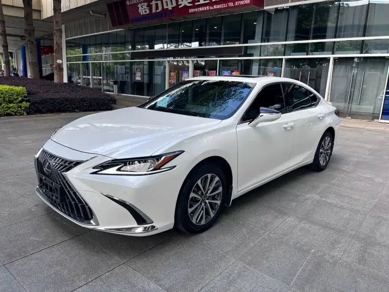 Lexus ES, 2023