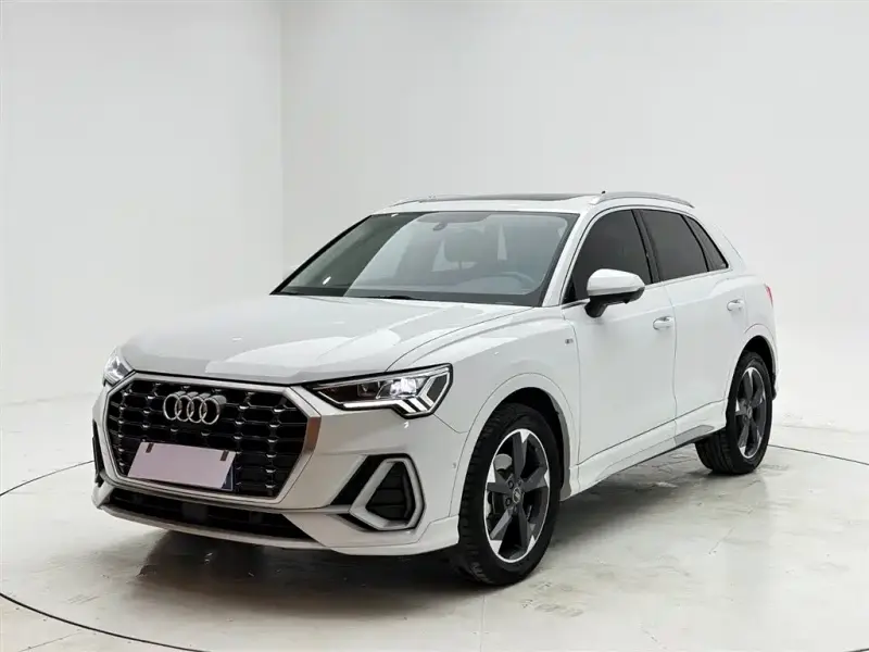 Audi Q3, 2022