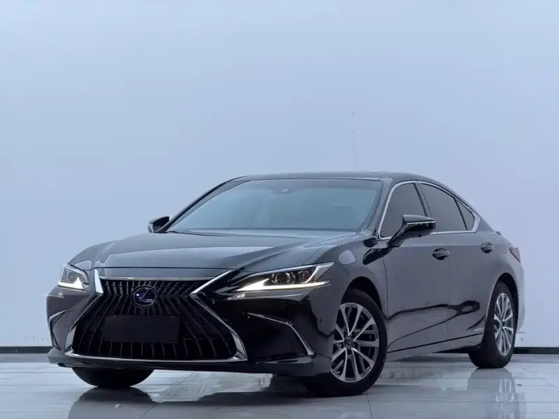 Lexus ES, 2022