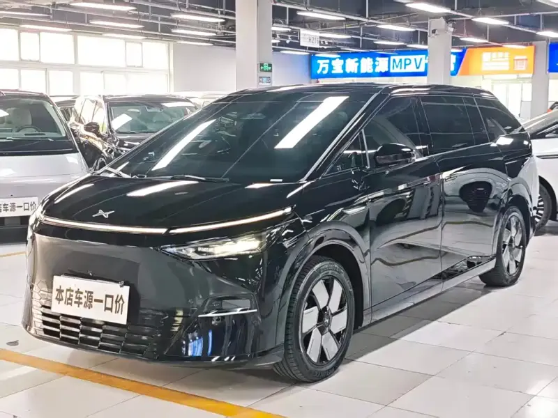 XPeng X9, 2024
